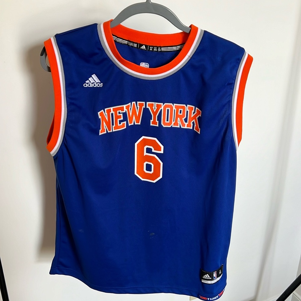 NY knicks jersey! kids XL
